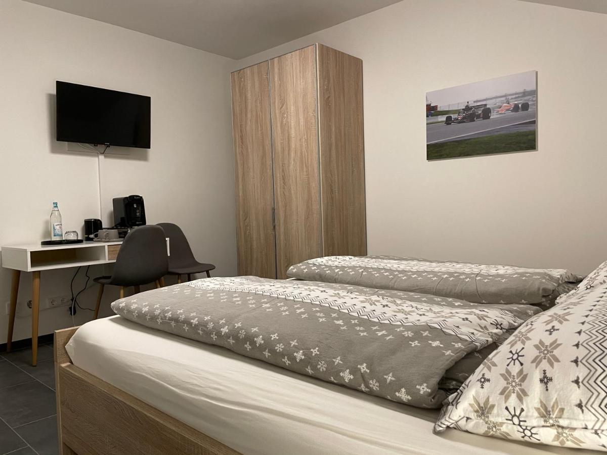 Gaestehaus Veenstra Kelberg Exteriör bild